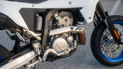 ©motochecker-4.jpg