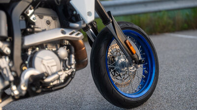 ©motochecker-5.jpg