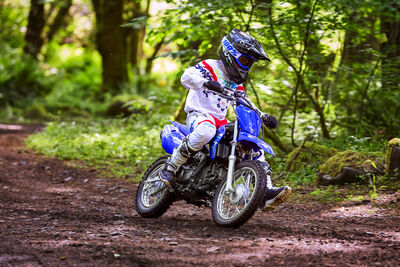 2026-Yamaha-TTR110-EU-Icon_Blue-Action-001-03.jpg