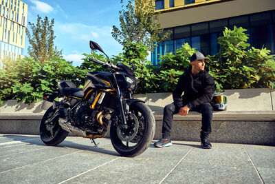 26MY - Z650 S - ACT4.jpg