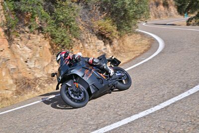 ©motochecker-6.jpg