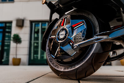 NQiX1000 Lifestyle 3.jpg