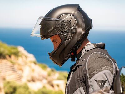 Cardo BEYOND GTS_side.jpg