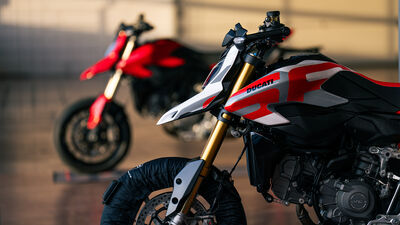 hypermotard-v2-overview-gallery-mosaic-1920x1080-06.jpg