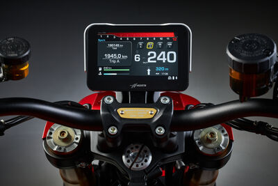 BRUTALE SERIE ORO (20) 6720x4480.jpg