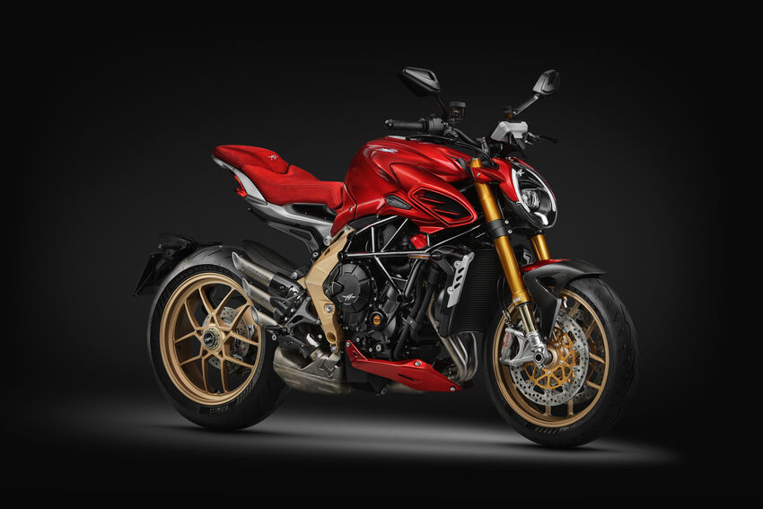 BRUTALE SERIE ORO (16) 6720x4480.jpg