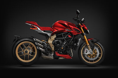 BRUTALE SERIE ORO (15) 6720x4480.jpg