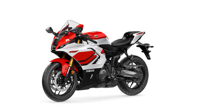 2026-Yamaha-YZF700R7-EU-Anniversary_White-Studio-007-03.jpg