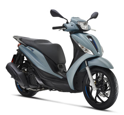 EICMA2024_Piaggio_Medley_S_200_Blu_Ardesia.jpg