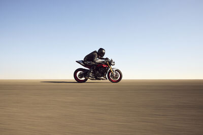 Triumph_Street_Triple_765_RX_MY26_3693_JP.jpg