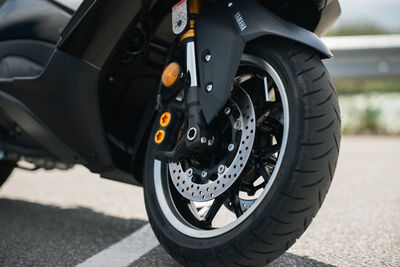 Motochecker Yahama TMAX Tech MAX-3.jpg