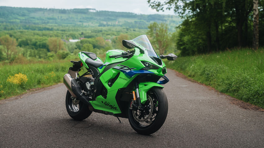 Motochecker Kawasaki ZX10R-1.jpg