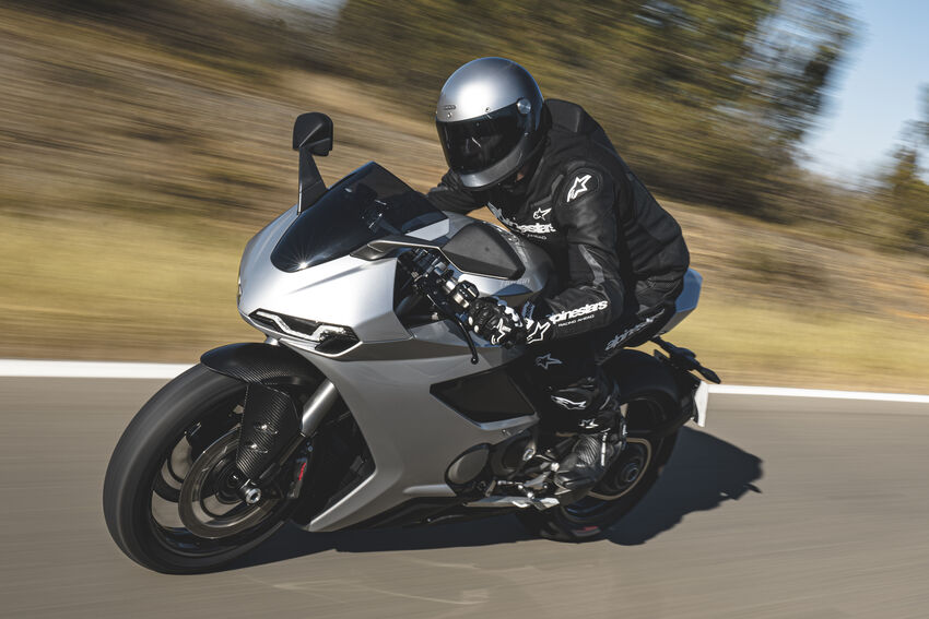 Norton_ManxR_2026_Road Tracking_2.jpg