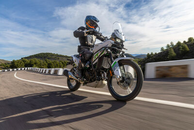 ©motochecker-3.jpg