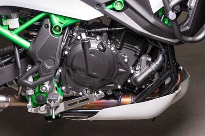 ©motochecker-6.jpg