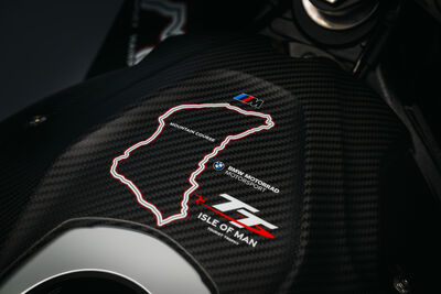 P90640685_highRes_bmw-m-1000-rr-limite.jpg