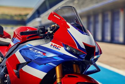 173006_458416_24YM_CBR1000RR-R_FIREBLADE_SP_jpg.jpg