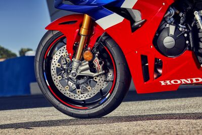 173007_458415_24YM_CBR1000RR-R_FIREBLADE_SP_jpg.jpg