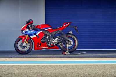 173010_458419_24YM_CBR1000RR-R_FIREBLADE_SP_jpg.jpg