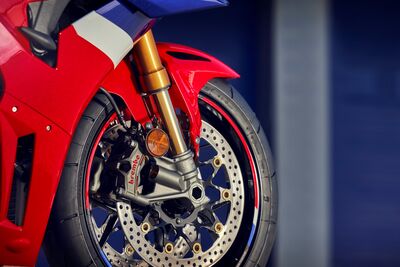 173014_458423_24YM_CBR1000RR-R_FIREBLADE_SP_jpg.jpg