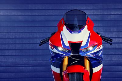 173015_458425_24YM_CBR1000RR-R_FIREBLADE_SP_jpg.jpg