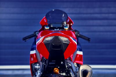 173020_458428_24YM_CBR1000RR-R_FIREBLADE_SP_jpg.jpg