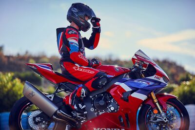 173035_458445_24YM_CBR1000RR-R_FIREBLADE_SP_jpg.jpg