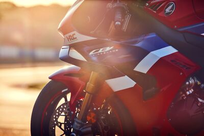 173050_458459_24YM_CBR1000RR-R_FIREBLADE_SP_jpg.jpg