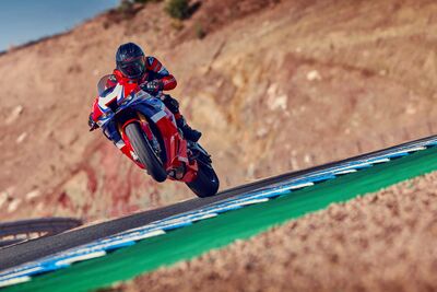 173051_458462_24YM_CBR1000RR-R_FIREBLADE_SP_jpg.jpg