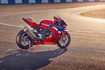 173052_458461_24YM_CBR1000RR-R_FIREBLADE_SP_jpg.jpg