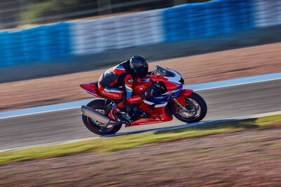 173072_458477_24YM_CBR1000RR-R_FIREBLADE_SP_jpg.jpg