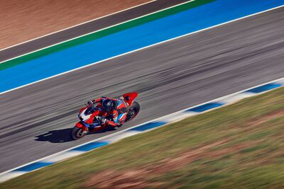 173073_458478_24YM_CBR1000RR-R_FIREBLADE_SP_jpg.jpg