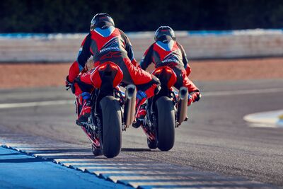 173071_458475_24YM_CBR1000RR-R_FIREBLADE_SP_jpg.jpg