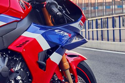 173093_458498_24YM_CBR1000RR-R_FIREBLADE_SP_jpg.jpg