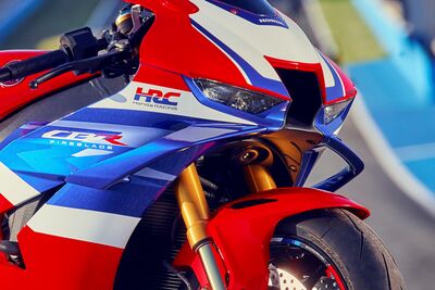 173097_458500_24YM_CBR1000RR-R_FIREBLADE_SP_jpg.jpg