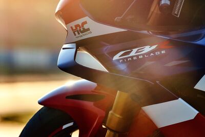 173098_458499_24YM_CBR1000RR-R_FIREBLADE_SP_jpg.jpg