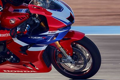 173100_458503_24YM_CBR1000RR-R_FIREBLADE_SP_jpg.jpg