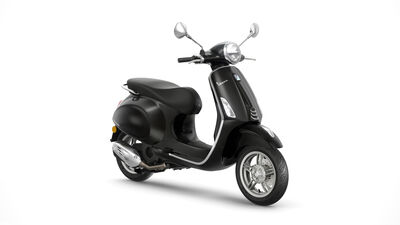 2_Vespa_Primavera_125_NeroConvinto_3_4_Ant_DX.jpg