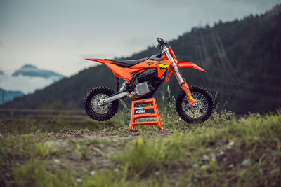 2025 KTM SX-E 3 and SX-E 5-10.jpg