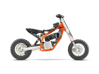 2025 KTM SX-E 3 and SX-E 5-14.jpg