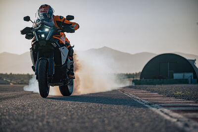 2025 KTM SUPER ADVENTURE S EVO-8.jpg