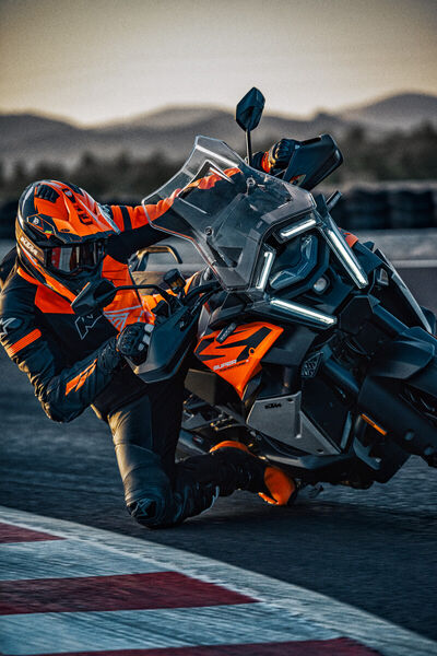 2025 KTM SUPER ADVENTURE S EVO-11.jpg