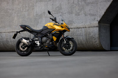 OE_TigerSport800_MY25_70130_JP.jpg