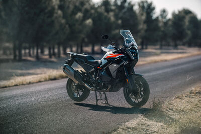 2025 KTM 1390 SUPER ADVENTURE S-6.jpg