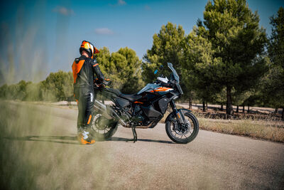 2025 KTM 1390 SUPER ADVENTURE S.jpg