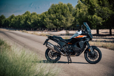 2025 KTM 1390 SUPER ADVENTURE S-2.jpg