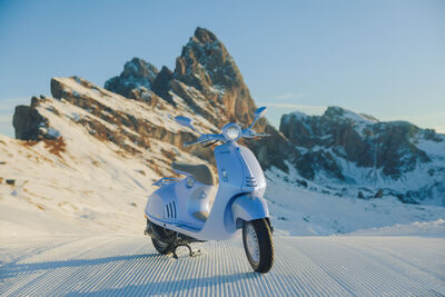 Vespa_946_Snake_2025_04.jpg