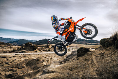 2025 KTM ENDURO R Range(4).jpg