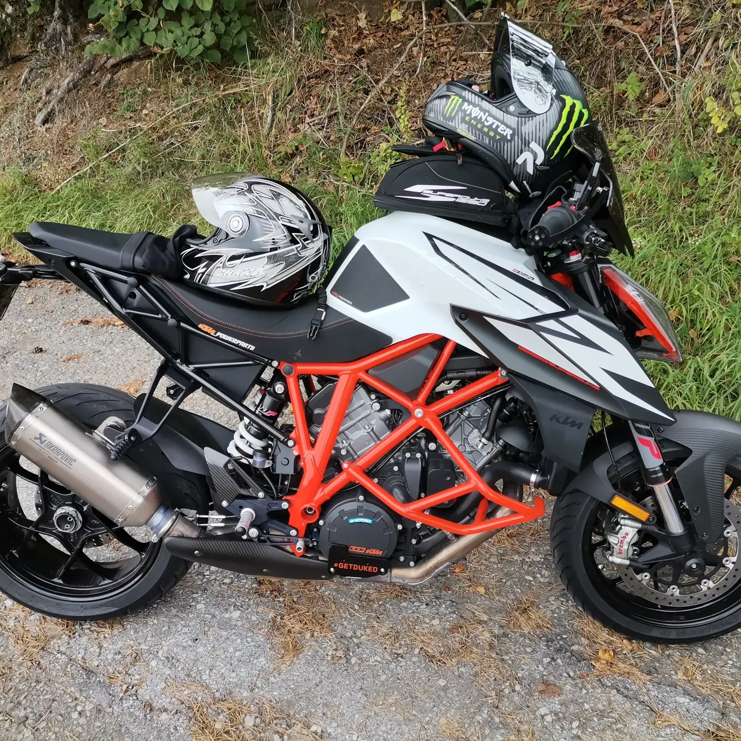 https://cdn.motochecker.at/motorrad/ktm-1290-superduke-r-2019-1.jpg