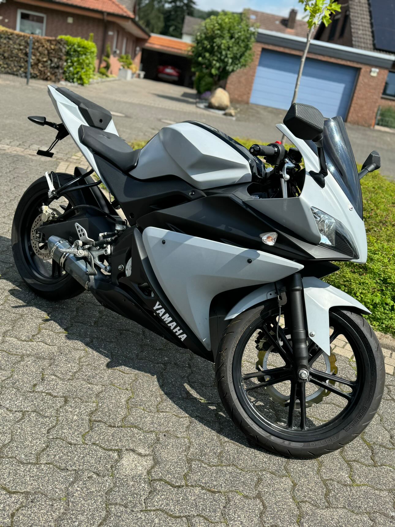 Yamaha YZF-R 125 (RE06)